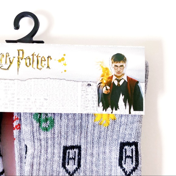 WB Harry Potter Hogwarts Socks 2 Pairs Gryffindor - Picture 3 of 7